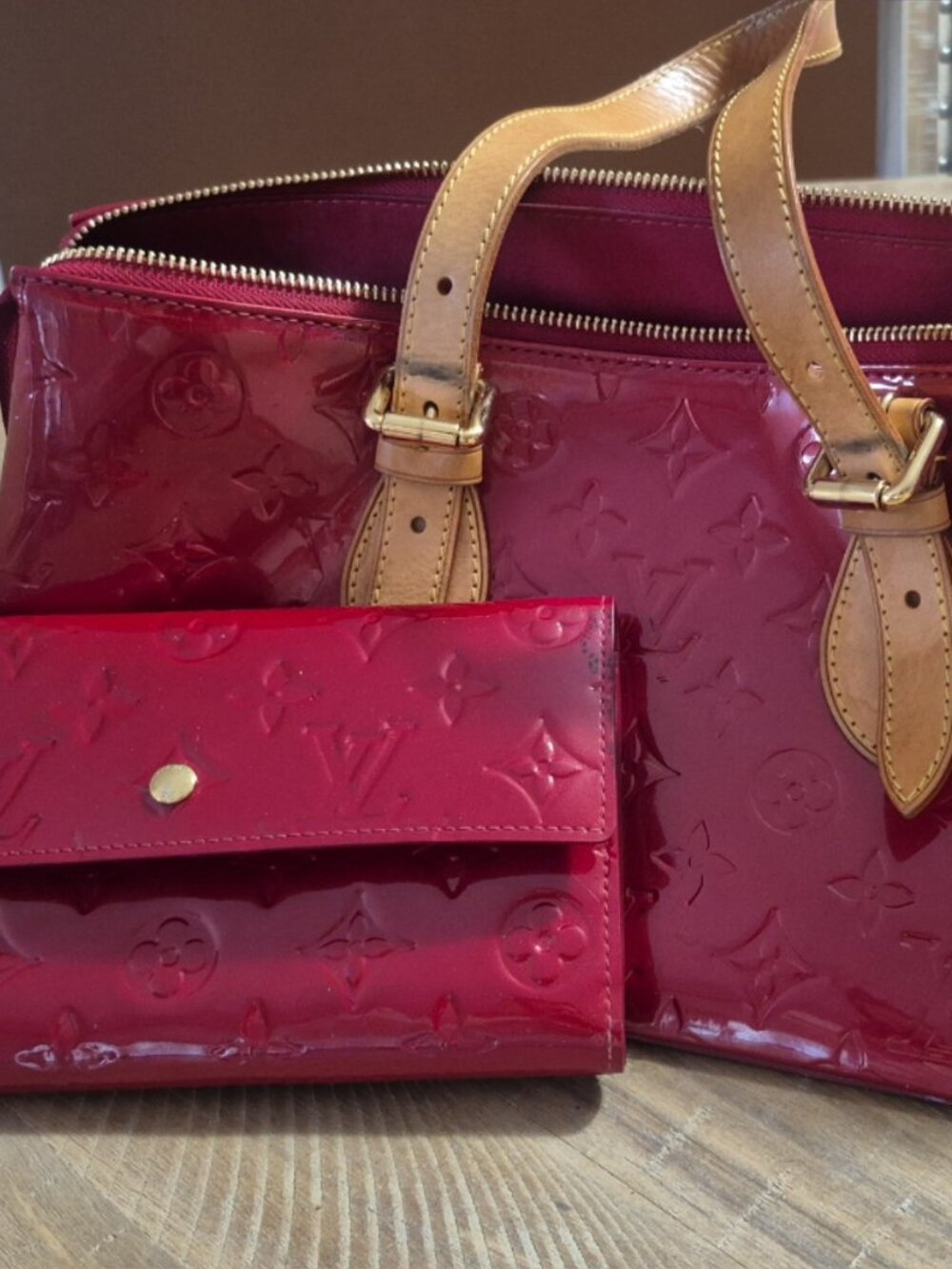 Louis Vuitton vernis rosewood bag with matching wallet